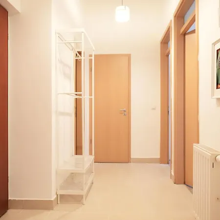 Pop Art 2br Bold & Bright Escape Inside Gozsdu Appartamento Budapest