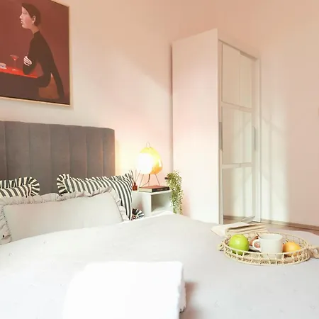Pop Art 2br Bold & Bright Escape Inside Gozsdu Budapest
