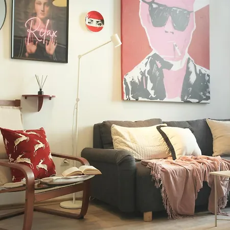 Pop Art 2br Bold & Bright Escape Inside Gozsdu Appartamento