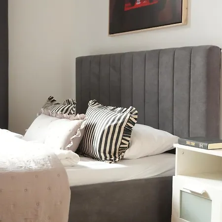 Apartment Pop Art 2br Bold & Bright Escape Inside Gozsdu Budapest