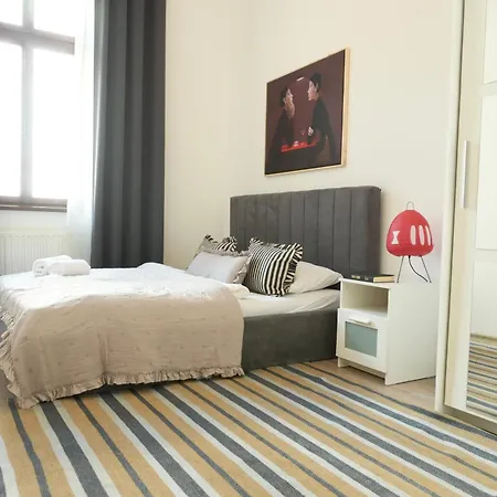 Pop Art 2br Bold & Bright Escape Inside Gozsdu Budapest